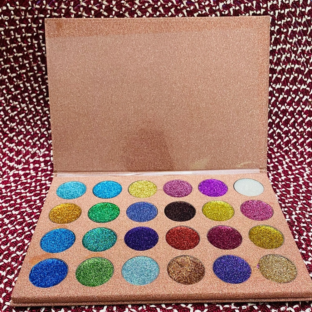 CLEOF Cosmetics - Picture 3 of 3